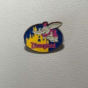 Disneyland Anaheim 1997 Vintage Lapel Pin - California Dumbo Longs Drugs Disney